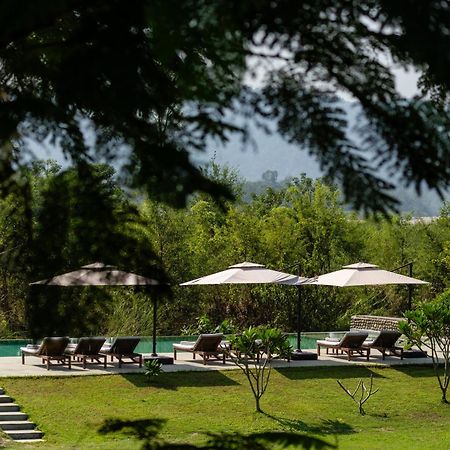 Sanctuary Chitwan National Park チトワン エクステリア 写真