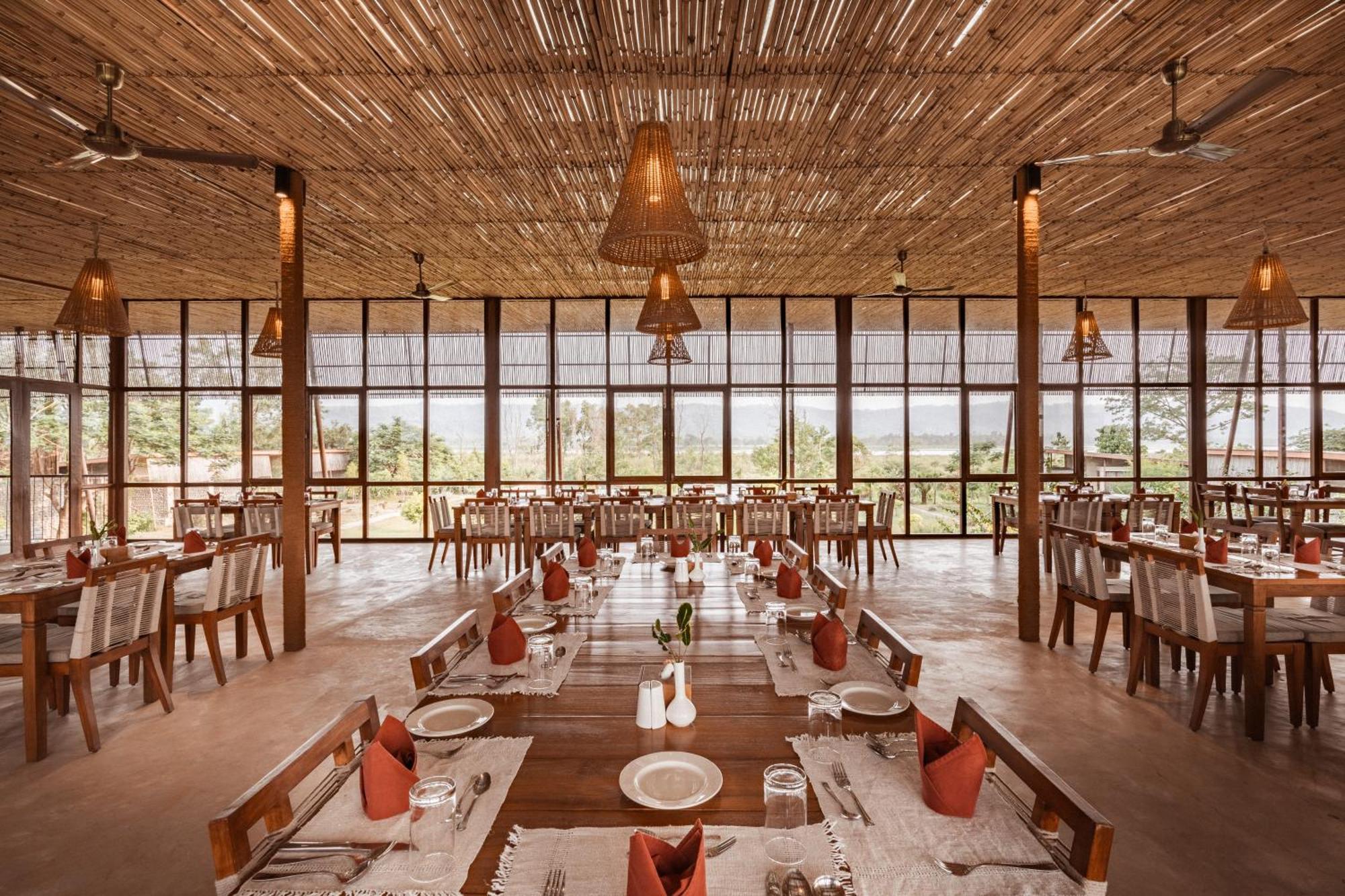 Sanctuary Chitwan National Park チトワン エクステリア 写真