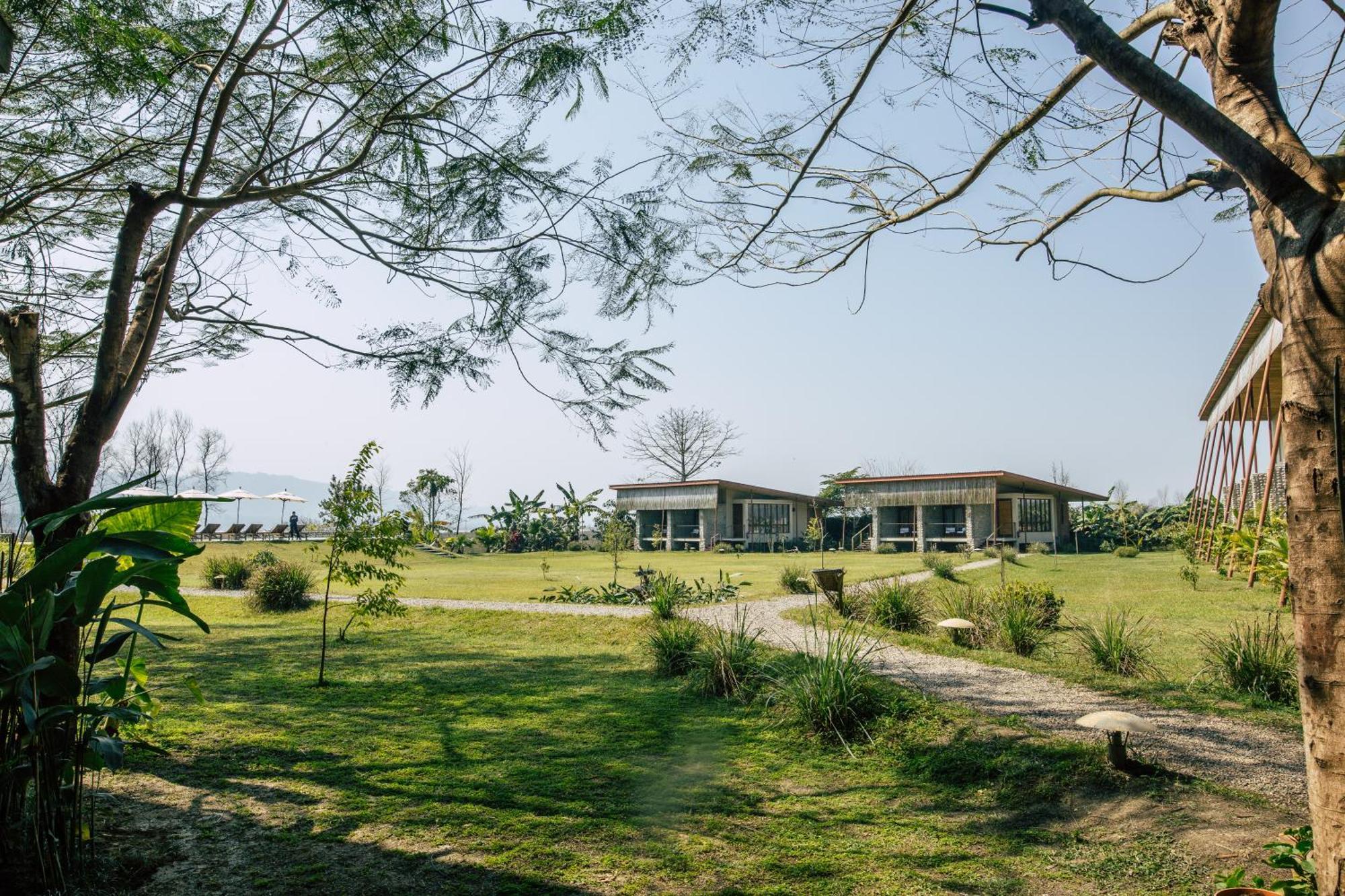 ホテル Sanctuary Chitwan National Park エクステリア 写真