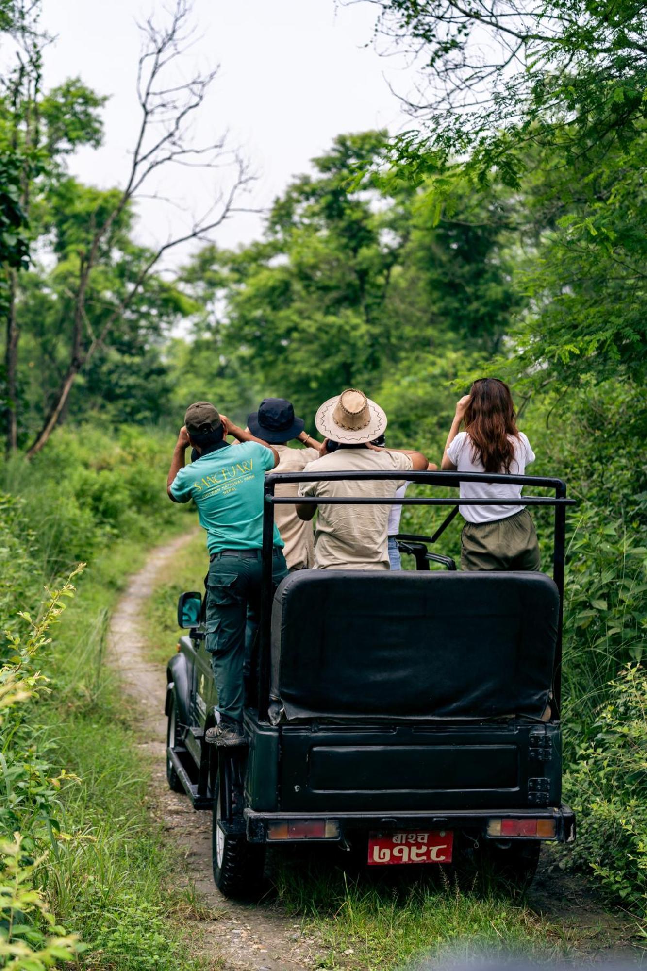 ホテル Sanctuary Chitwan National Park エクステリア 写真